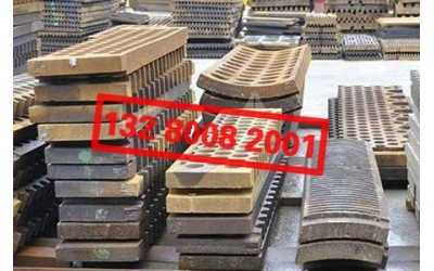 ����C����