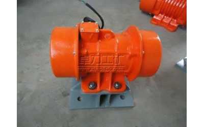 �}(c��ng)�����(d��ng)��