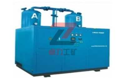 ���L����C